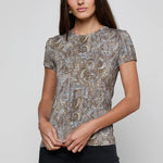 Short-sleeve crewneck top with a small-scale paisley print