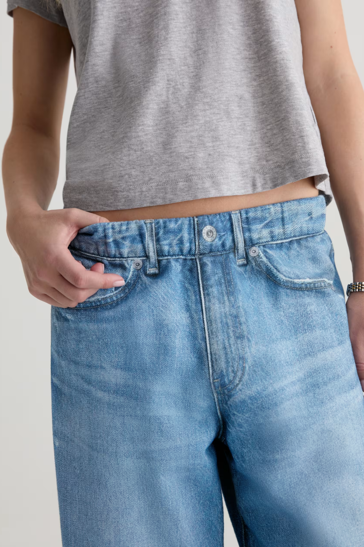 detail waist band of adria sweatpant