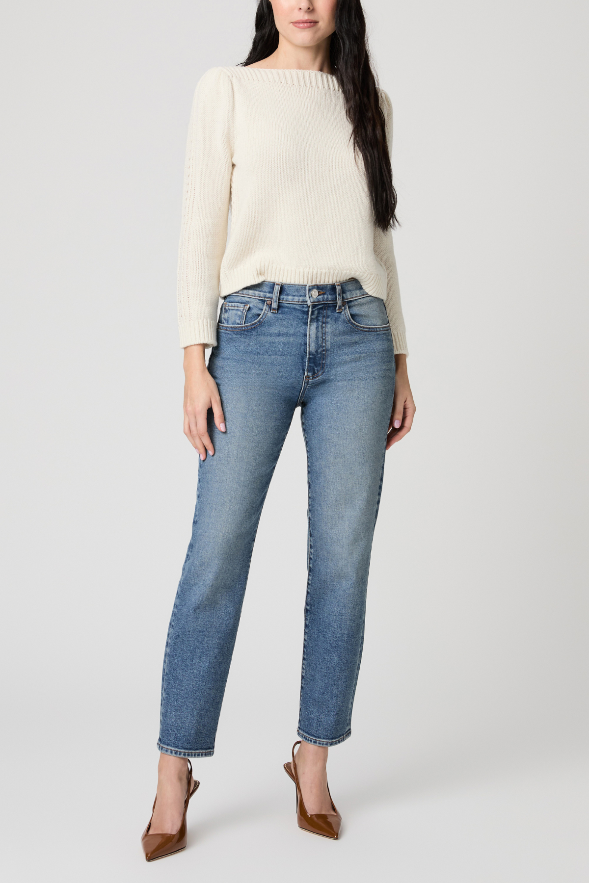 Women's blue Reece jeans in Arches wash featuring a relaxed full-length denim silhouette.