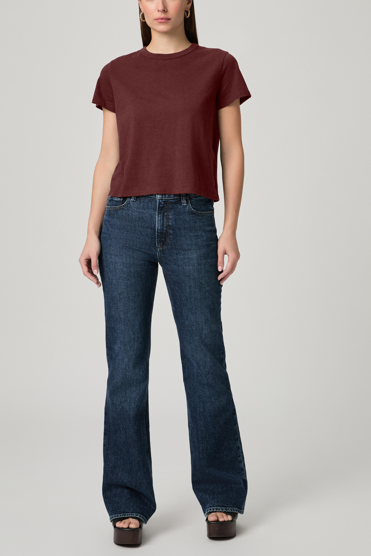 Women's garnet short-sleeve T-shirt featuring a classic neckline and relaxed silhouette.