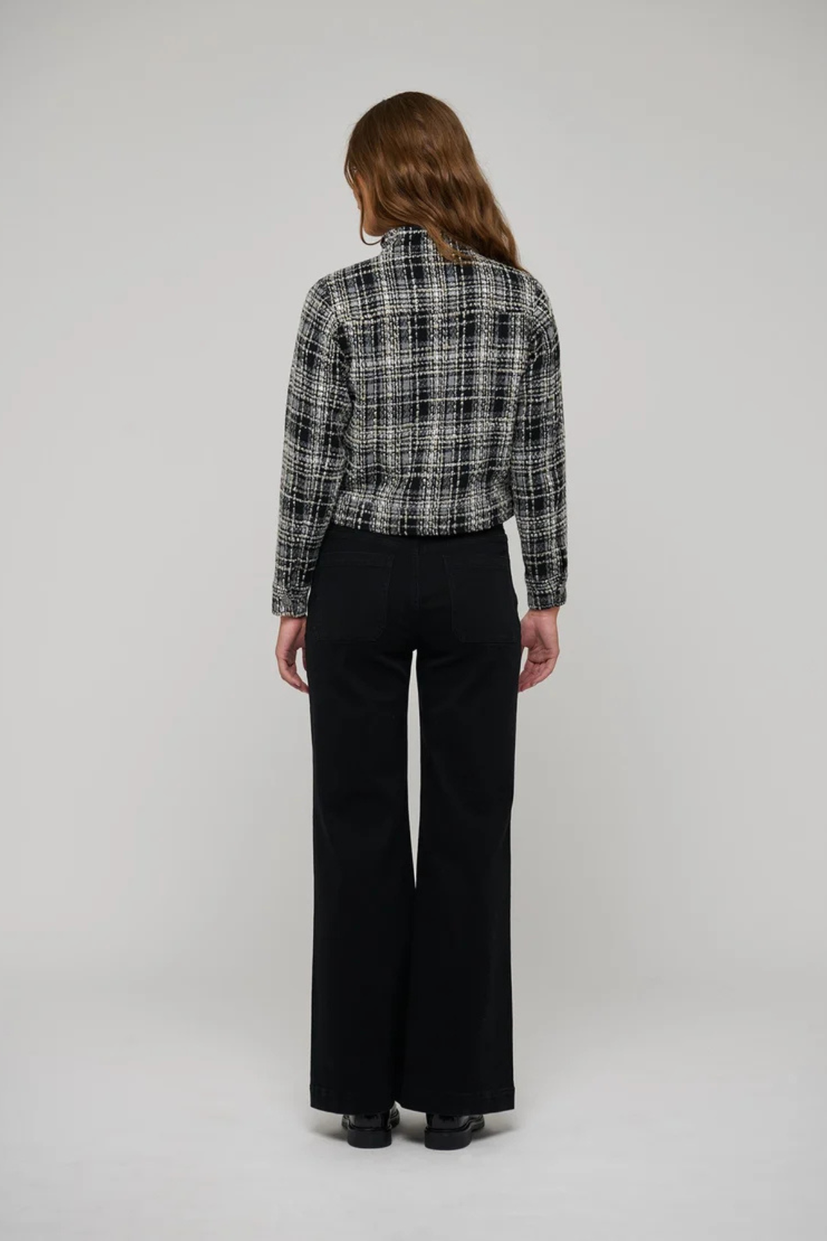 Women's neutral style featuring a relaxed silhouette and polished everyday design.