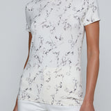 Short-sleeve crewneck top with a faded chain print.