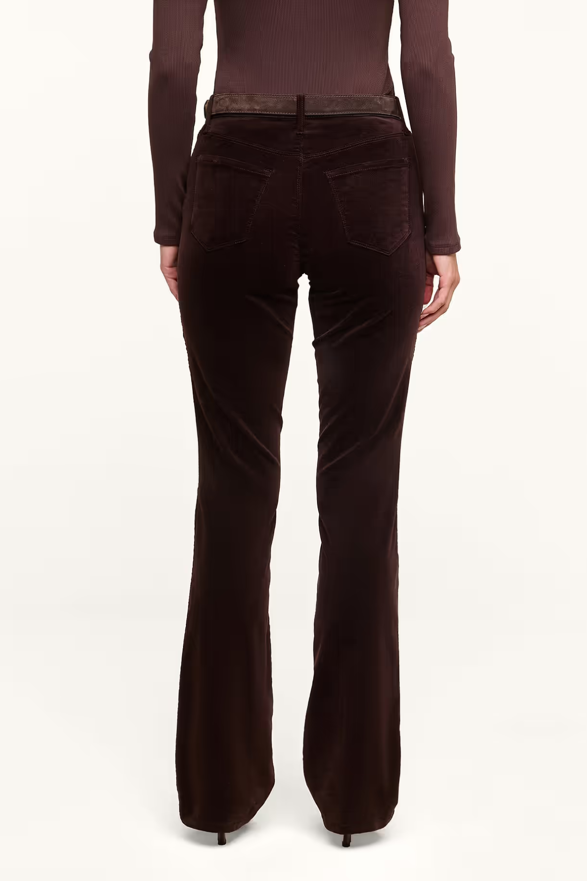 Women's dark-wash high-rise straight-leg jeans featuring a streamlined full-length silhouette.