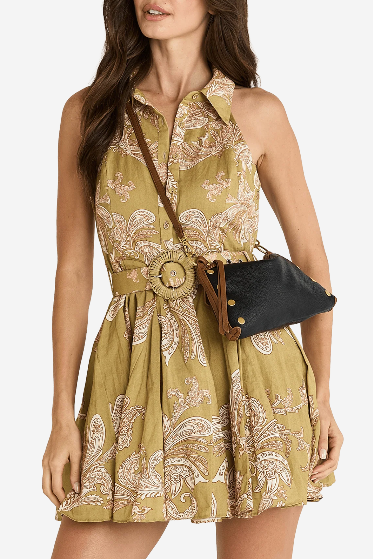 Compact handbag with a structured silhouette and shoulder strap in a timeless, versatile design.
