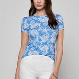 Short-sleeve crewneck top with two-tone paisley print.
