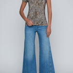 Short-sleeve crewneck top with a small-scale paisley print