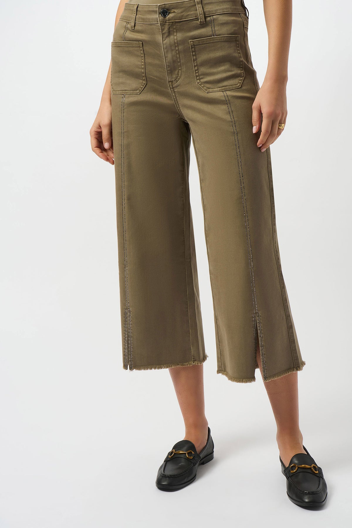 Cropped culotte-style jeans with embellished front seam