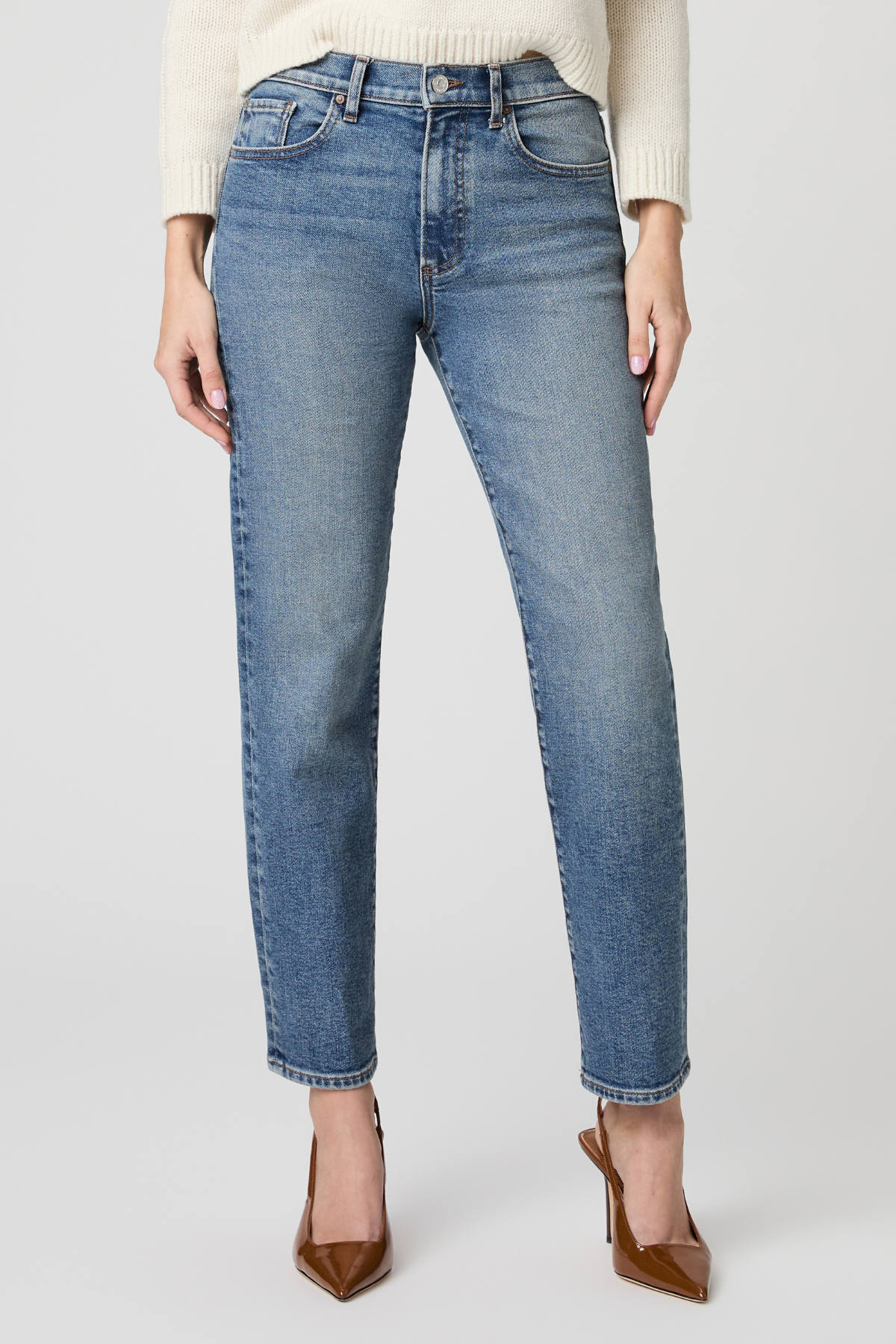 Women's blue Reece jeans in Arches wash featuring a relaxed full-length denim silhouette.