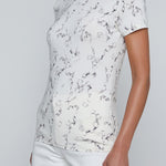 Short-sleeve crewneck top with a faded chain print.