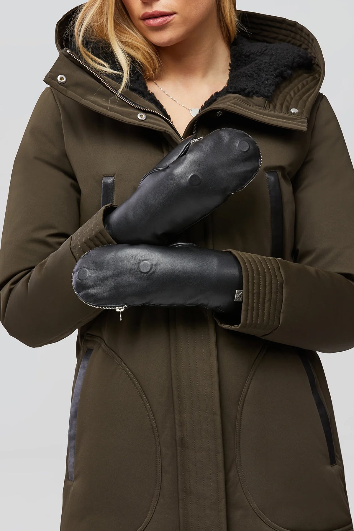 Betrice Gloves